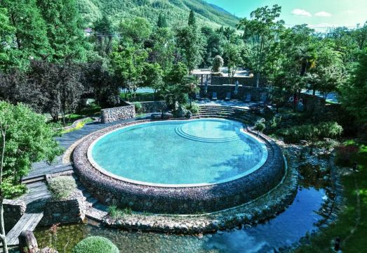 安吉乐那度假村外景图