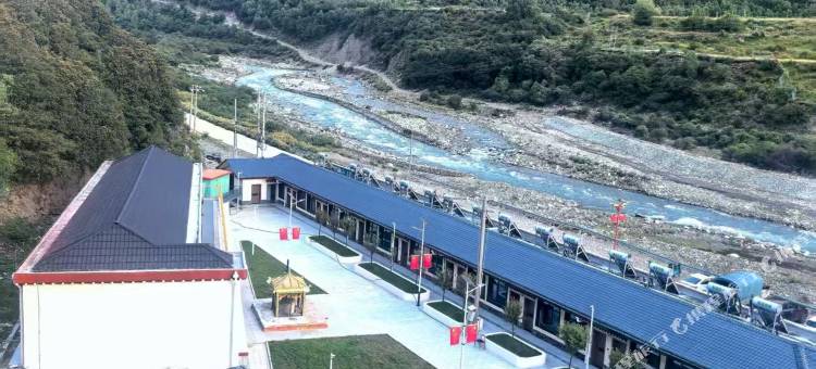 岷山念朗温泉康养中心图片
