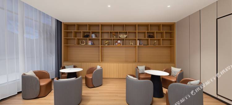 柏纳酒店(康定新都桥318国道店)图片