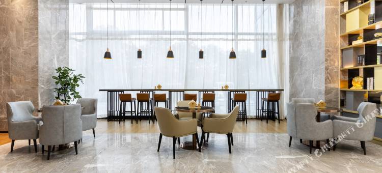 丽橙·悦酒店(武汉宜家竹叶海地铁站店)图片
