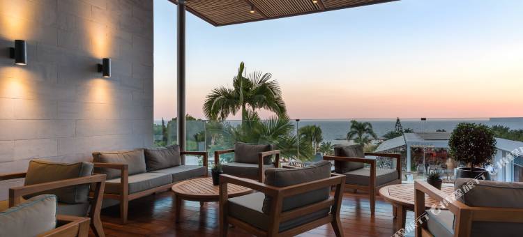 地中海海滩酒店(Mediterranean Beach Hotel)图片