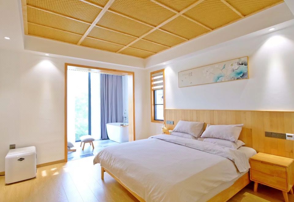 Yixing Chunxiao HomestayHotel Overview