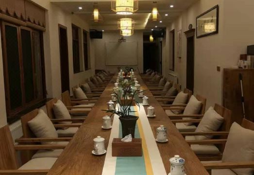 Xinlongmen GuesthouseHotel Overview