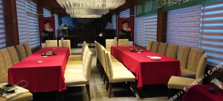 新源万盛青商务酒店图片