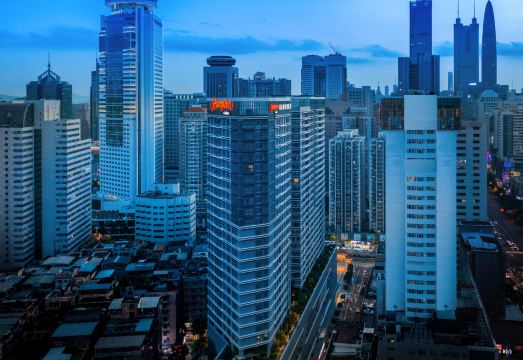深圳东门希尔顿欢朋酒店外景图