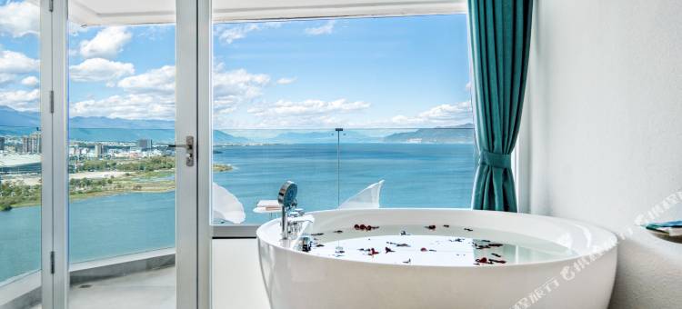 大理芊雨海景度假酒店(洱海公园店)图片