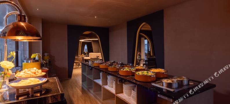 觅度套房| SkypoolAuroraSuite云端恒温泳池酒店(告庄西双景店)图片