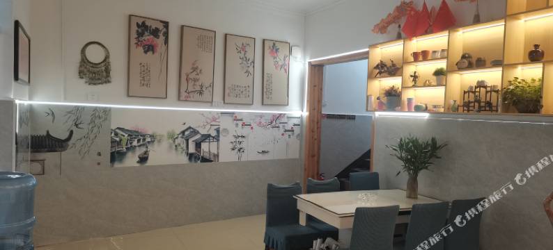 凤凰西陵居(凤凰古城西门城楼店)图片