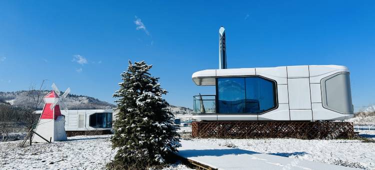 印象池西太空舱露营地(长白山旅游集散服务中心店)图片