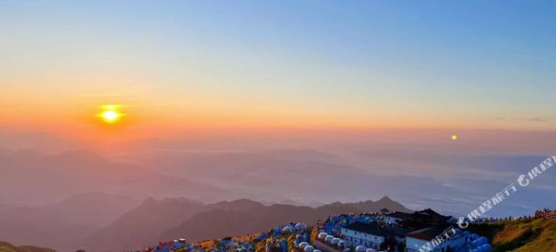 武功山金顶户外帐篷住宿图片