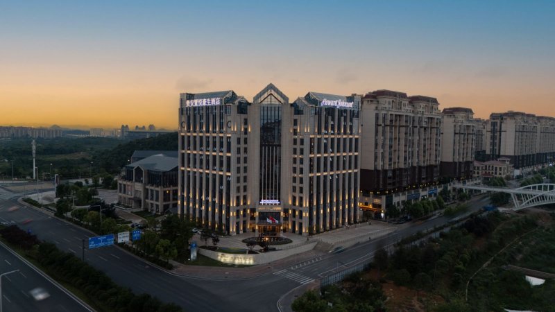GUIAN HOWARD JOHNSON ZHIYUF HOTEL Over view