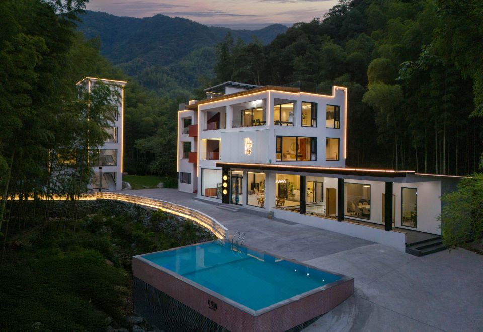 野柿子·山野溯溪亲子度假民宿（月亮湾风景区店）外景图