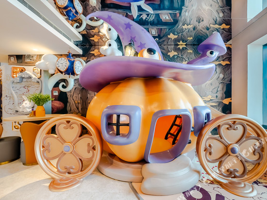 米奥米海景亲子民宿(青岛五四广场万象城店)