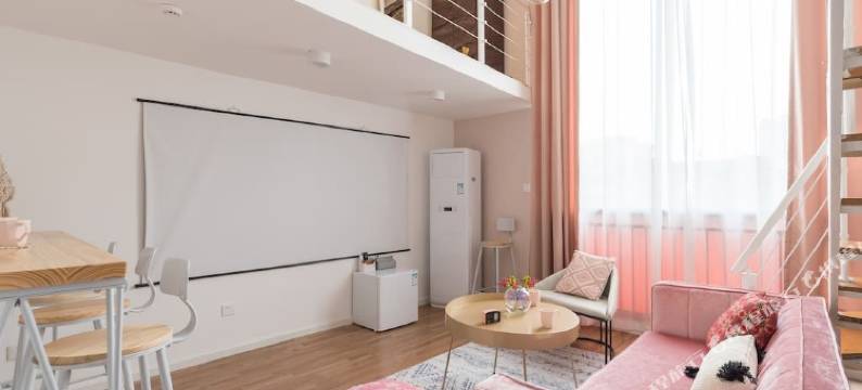 成都闺中密友LOFT公寓图片