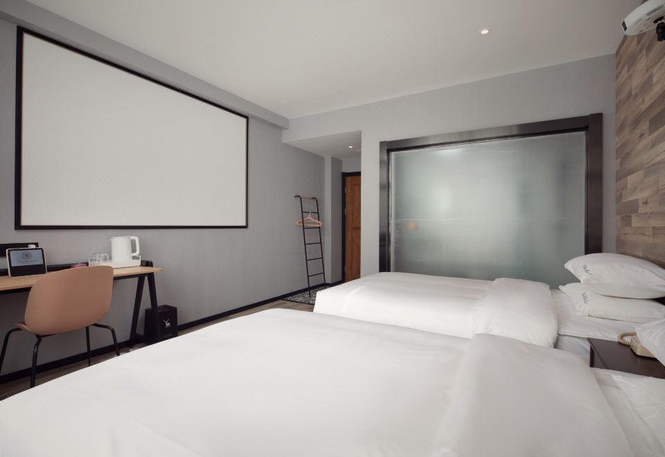  Hotel Overview