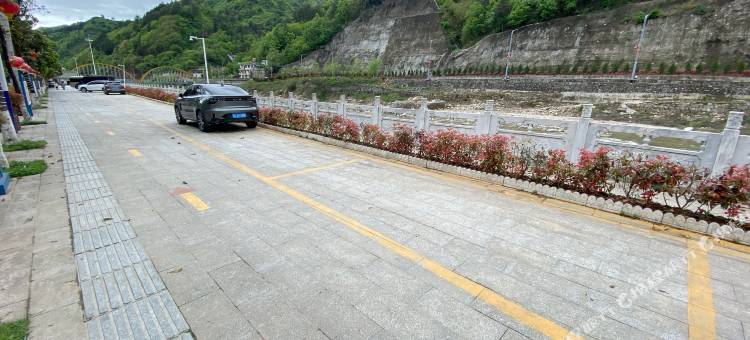 佛坪秦雅居酒店图片