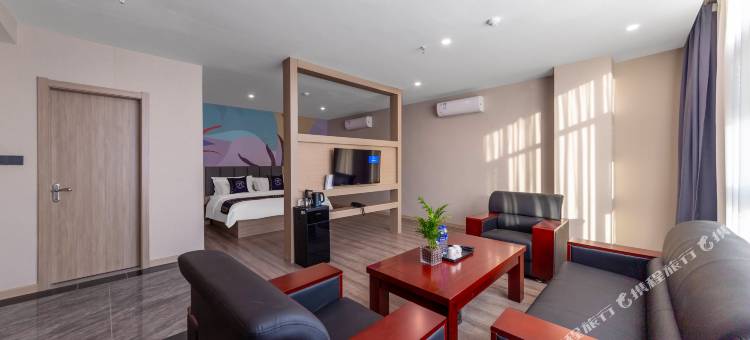 派酒店(西安高陵泾渭工业园店)图片