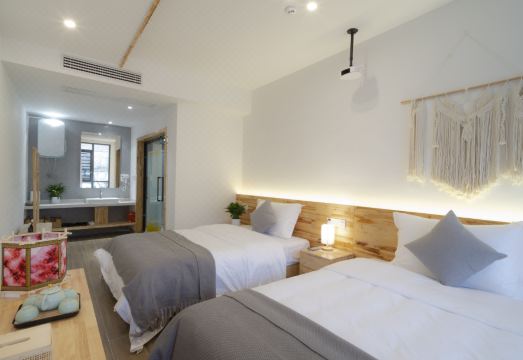 Wanfeng Linna Mountain home stay Hotel Overview