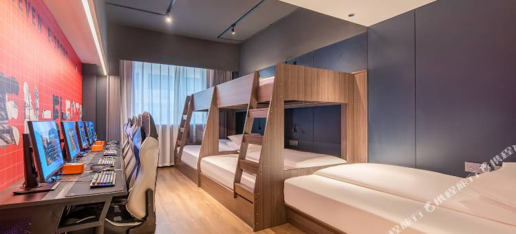 瑟文电竞酒店(焦作摩登街高铁站店)图片