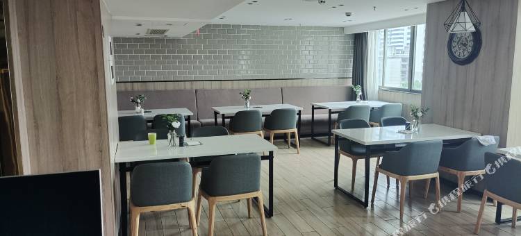 腾悦智慧酒店(湖南金融中心观沙岭地铁站店)图片