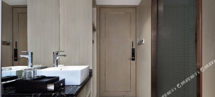 柏曼酒店(长沙万家丽北路水渡河地铁站店)图片