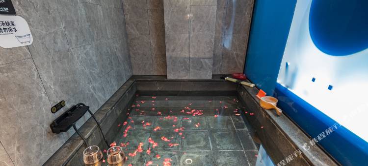 花筑·南京几家碳酸温泉民宿(南京总统府浮桥地铁站店)图片