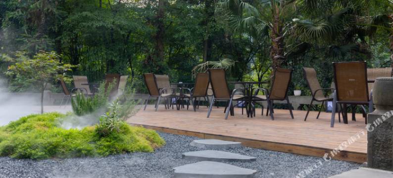 见山·平安私汤山庄(峨眉山景区店)图片