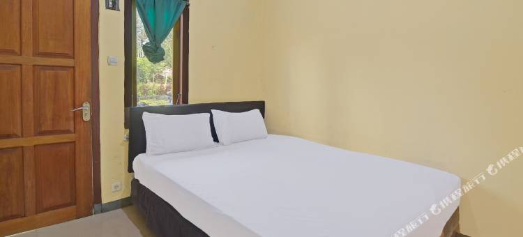 Hotel O 苏苏普安宿舍，靠近德基莱斯塔丽公园(Hotel O Susupuan KostNearTaman Deki Lestari)图片