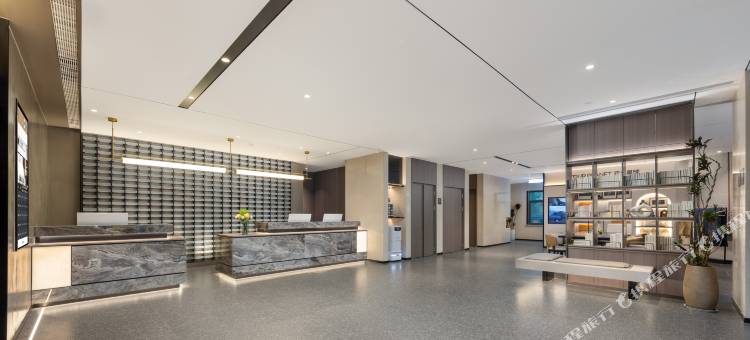 济南大明湖泉城路亚朵酒店图片