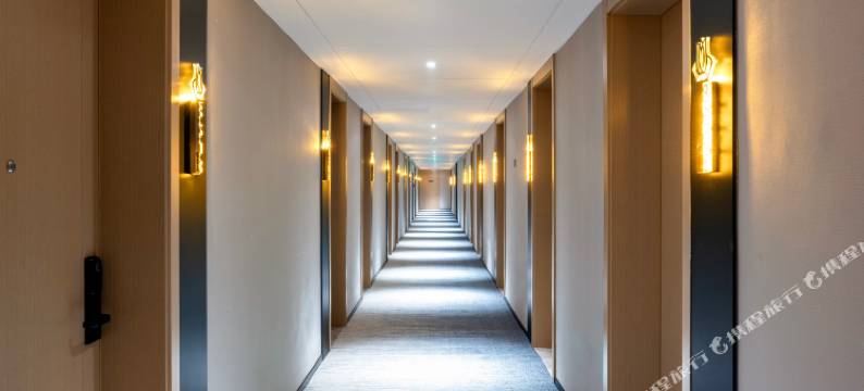 白玉兰酒店(定州市政府时代广场店)图片