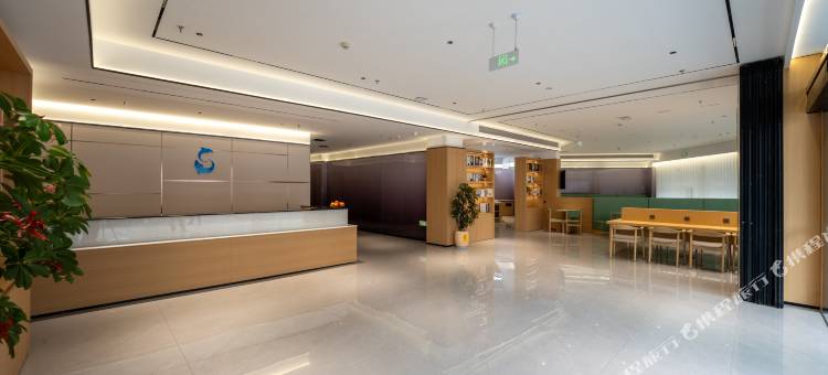 柏纳S酒店(龙岩动车站万宝广场店)图片