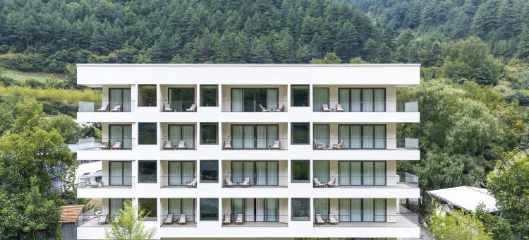 森林里·Villa隐宿(胆扎木沟红山风景区店)图片