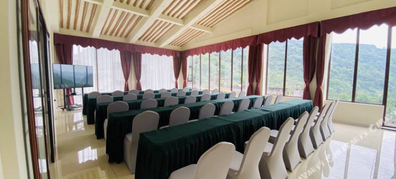 洪雅何老五饭店图片