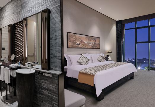 Castle Hotel Shenzhen Hotel Overview