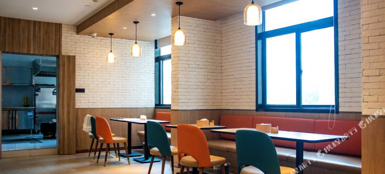 汉庭优佳酒店(华阴华山景区华岳大道店)图片