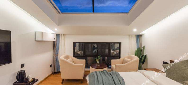 九格轻奢民宿(大理古城洱海门店)图片