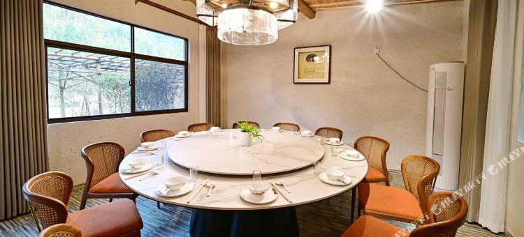 欢庭·源头里原始村落酒店图片