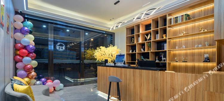 沐泽影院酒店(绍兴袍江农业商贸学院星潮广场店)图片