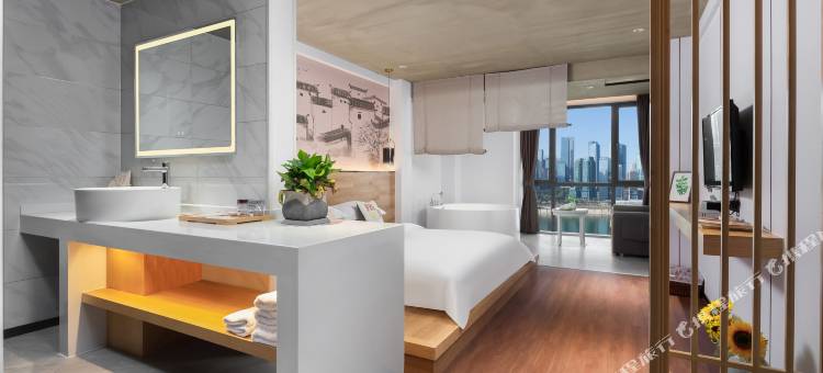 东篱江畔酒店(重庆解放碑洪崖洞店)图片