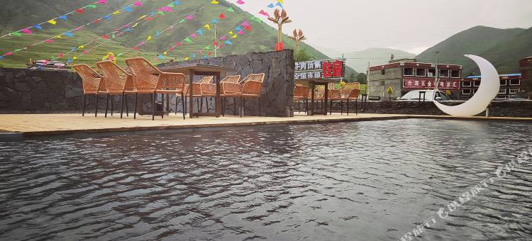 康定云天假日酒店(新都桥店)图片