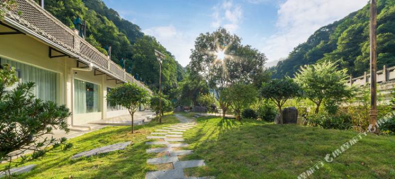 川上语森林秘境度假酒店(梵净山店)图片