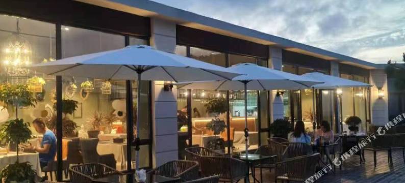 基湖沙滩房车营地图片