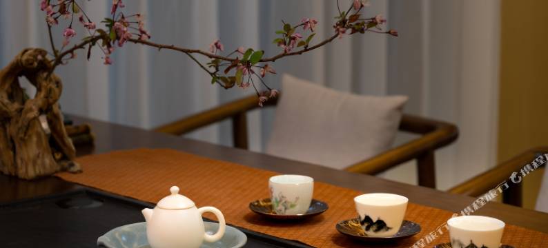 有风的湖景度假酒店(泸沽湖花海码头店 )图片