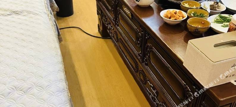 香格里拉山下山野火供氧民宿(普达措国家公园店)图片