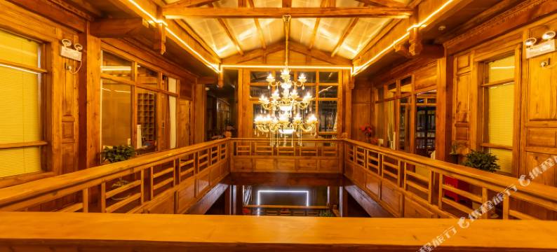 雪域SnowyRegion·小土司藏式轻奢民宿 (香格里拉独克宗古城店)图片