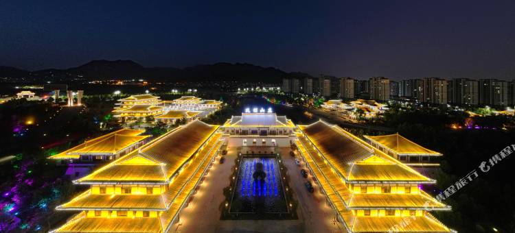 凤颐山庄(泰山风景区桃花峪登山口店)图片