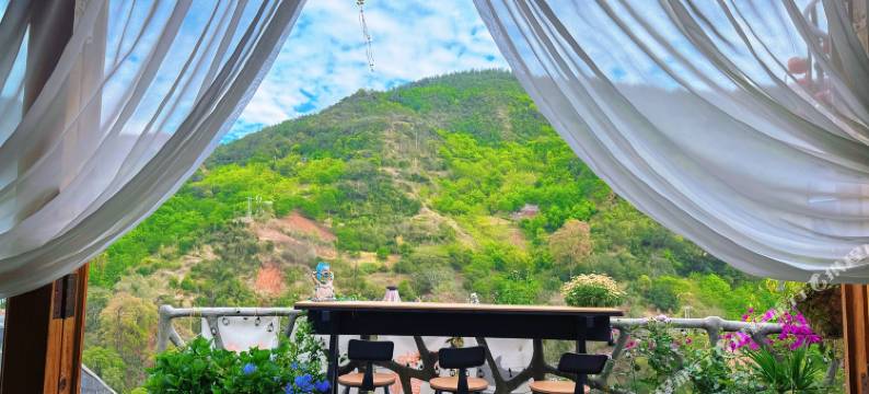 诺邓伴山小院客栈图片