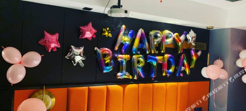 EHA萤火电竞酒店(武汉东西湖常青花园店)图片