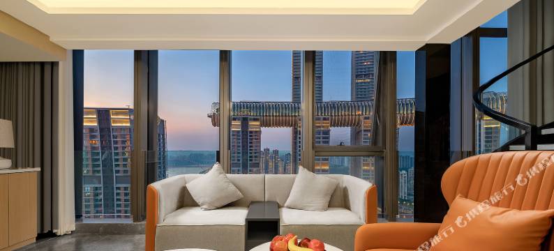 重庆天籁云端高空江景酒店(解放碑来福士广场店)图片