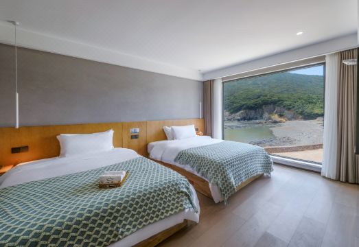 Zhujiajian Seaside Villa Hotel Overview